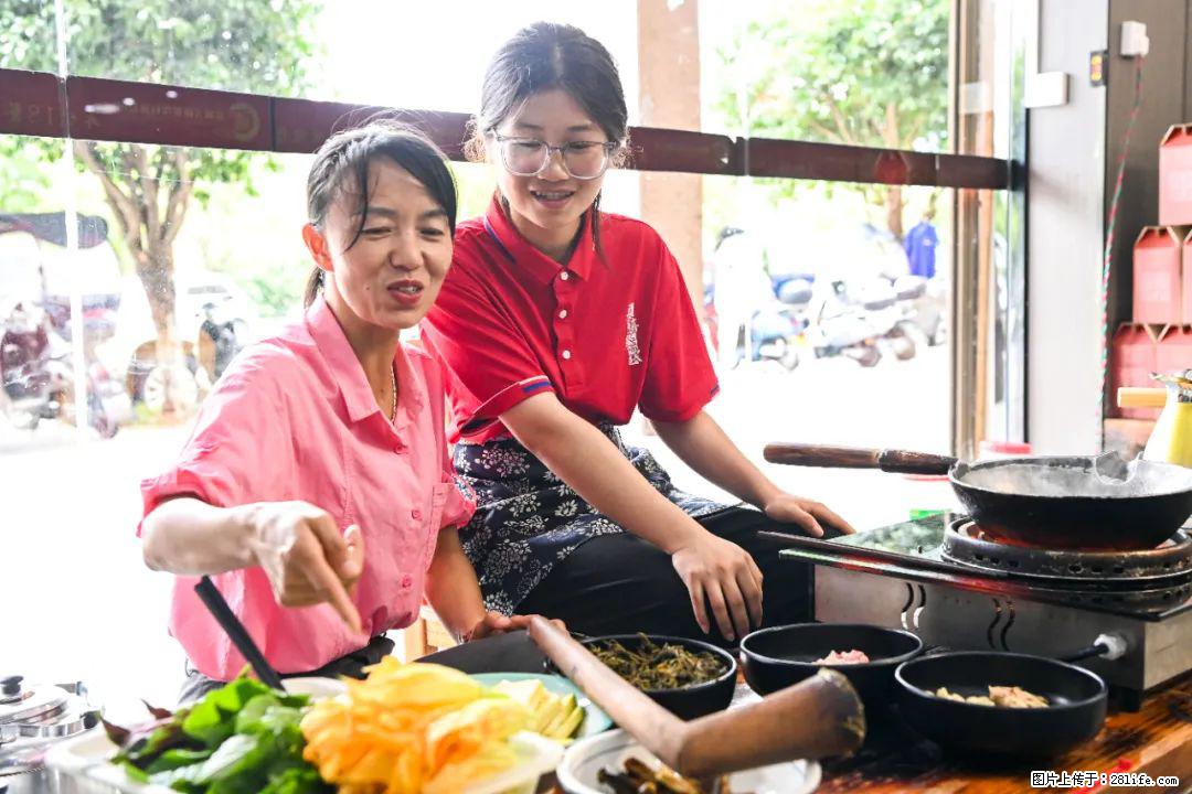 全网追的“扁担女孩”，找了一份暑假工，时薪12元 - 常州生活资讯 - 常州28生活网 cz.28life.net